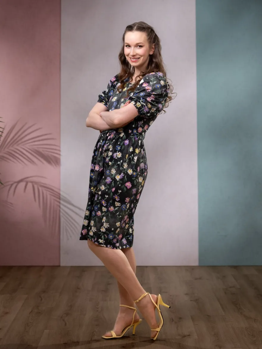 OLIVIAmekko (Kahvilassa musta / pastelli trikoo)