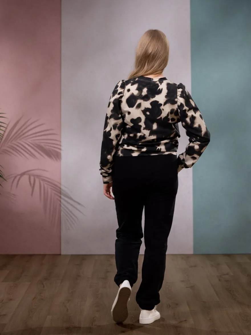 SAANAcolleget (musta harjattu joustocollege)