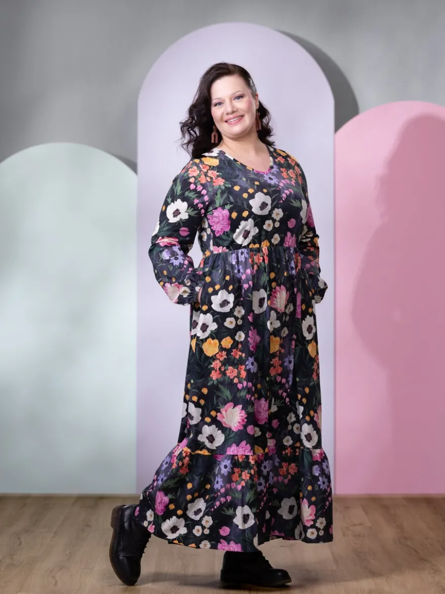 SELJAmekko (Kuningatarkukka muste / fuksia trikoo)