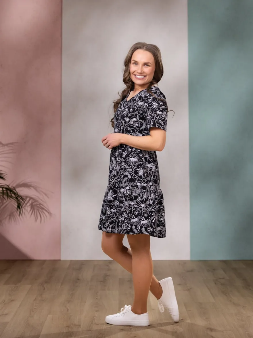 SUVImekko (Puistossa musta / valkoinen trikoo)